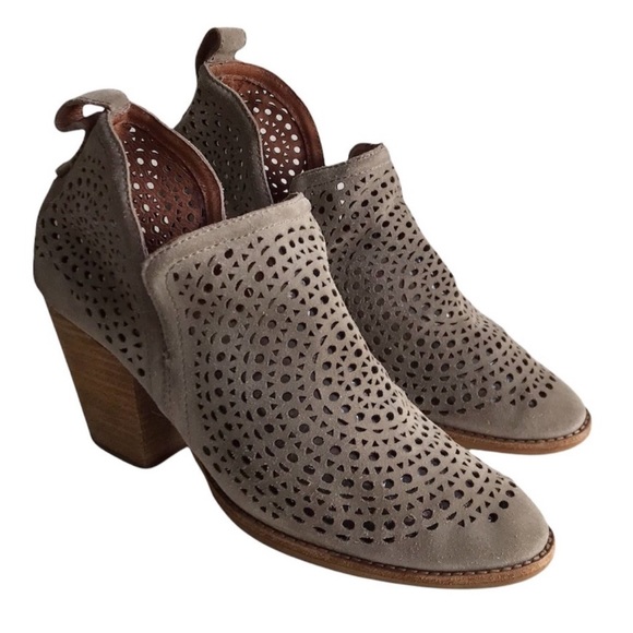 Jeffrey Campbell Rosalee Suede Leather Laser Cut Ankle Boot Size 10 Taupe Boho - Picture 8 of 9